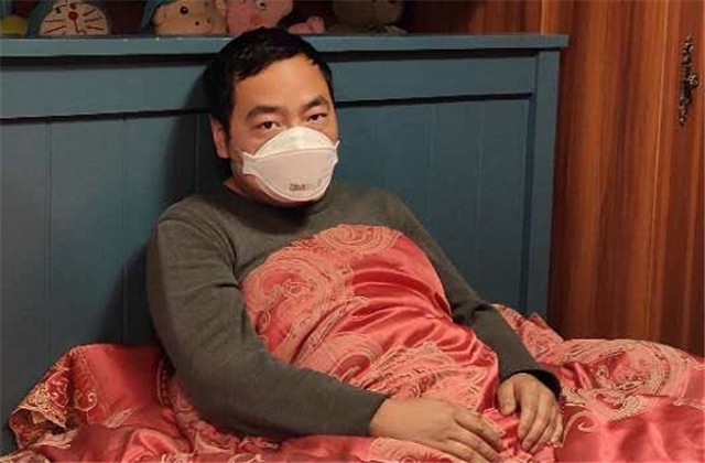 【高光“疫”事】感染不敢回家、排隊(duì)等床位、開(kāi)水兌米飯—— 趙東：帶著希望和愛(ài) 戰(zhàn)斗在春天里