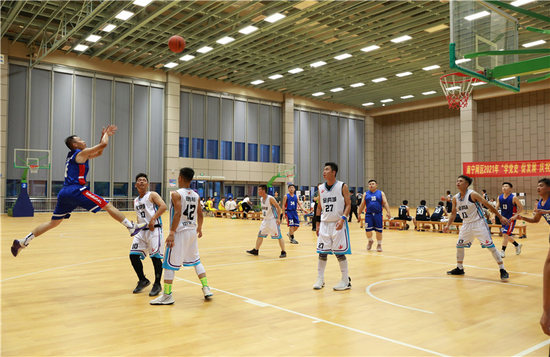 2021年6月，第七屆“安全杯”籃球聯(lián)賽在中天八建內(nèi)部展開，精準(zhǔn)的投籃、焦灼的對抗，披上戰(zhàn)服，用熱情戰(zhàn)勝酷暑，用實(shí)力征服中天同仁！