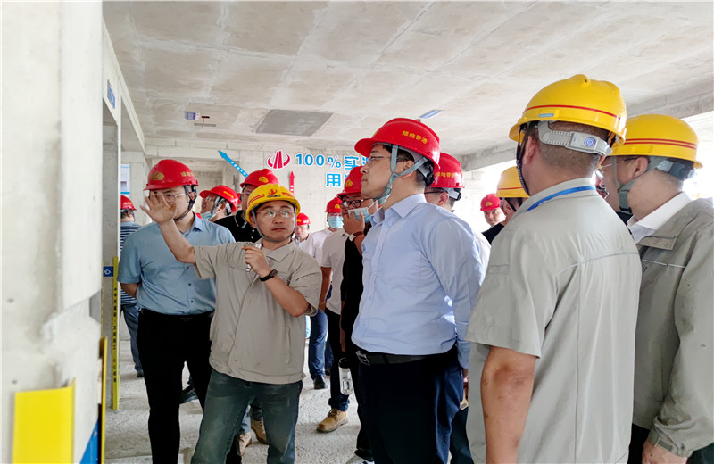 2023年5月10日，綠地香港集團(tuán)華南區(qū)域公司工程對標(biāo)培訓(xùn)觀摩會在中天八建南寧綠地朗峯A地塊項目舉行。