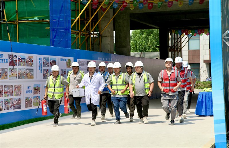 2025年6月24日，中海企業(yè)集團(tuán)山東公司“人人講安全，個(gè)個(gè)會(huì)應(yīng)急——查找身邊安全隱患”2025年“安全生產(chǎn)月”主題活動(dòng)在天津公司濟(jì)南中海天空之鏡項(xiàng)目成功舉辦。